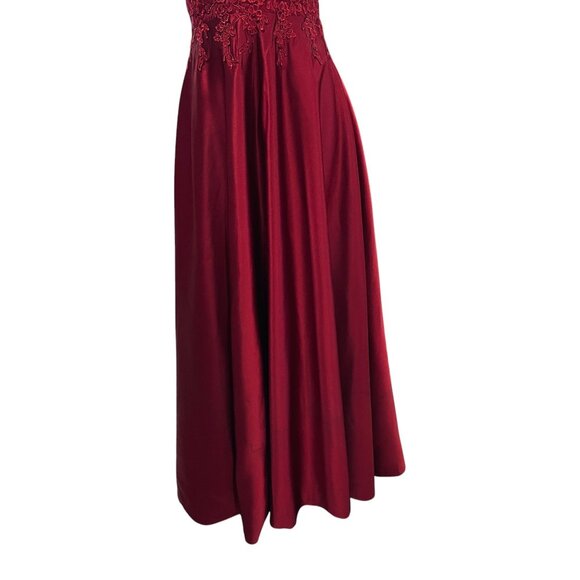 Elegant Burgundy Lace Appliqué Evening Dress Deep V-Neck Corset Back Formal Gown - Picture 4 of 9